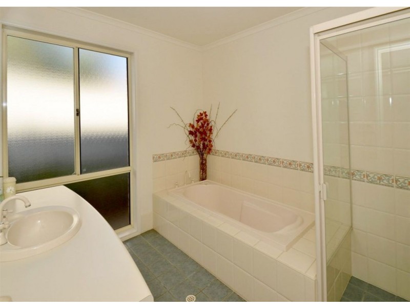 24 Worthing Drive, Sheidow Park SA 5158