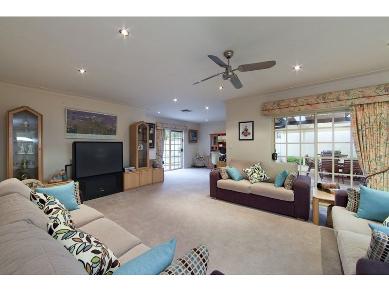 11 Lefkas Court, Seaton SA 5023