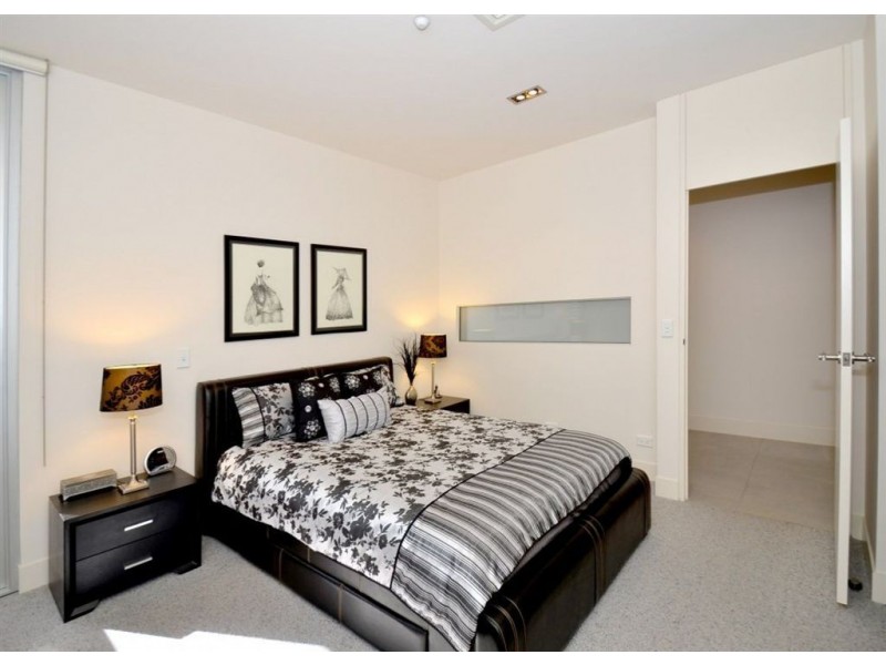 3.4 8/9 North Esplanade, Glenelg North SA 5045