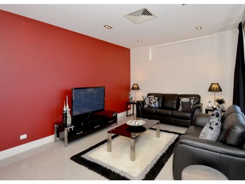 3.4 8/9 North Esplanade, Glenelg North SA 5045