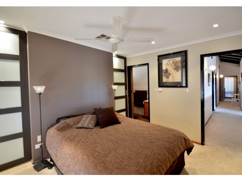 35 Seacombe Crescent, Seacombe Heights SA 5047