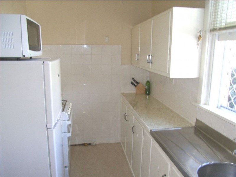 32 Weroona Avenue, Park Holme SA 5043