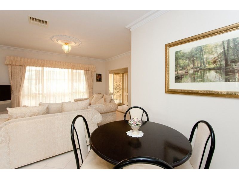 8 Rothesay Avenue, Glenelg North SA 5045