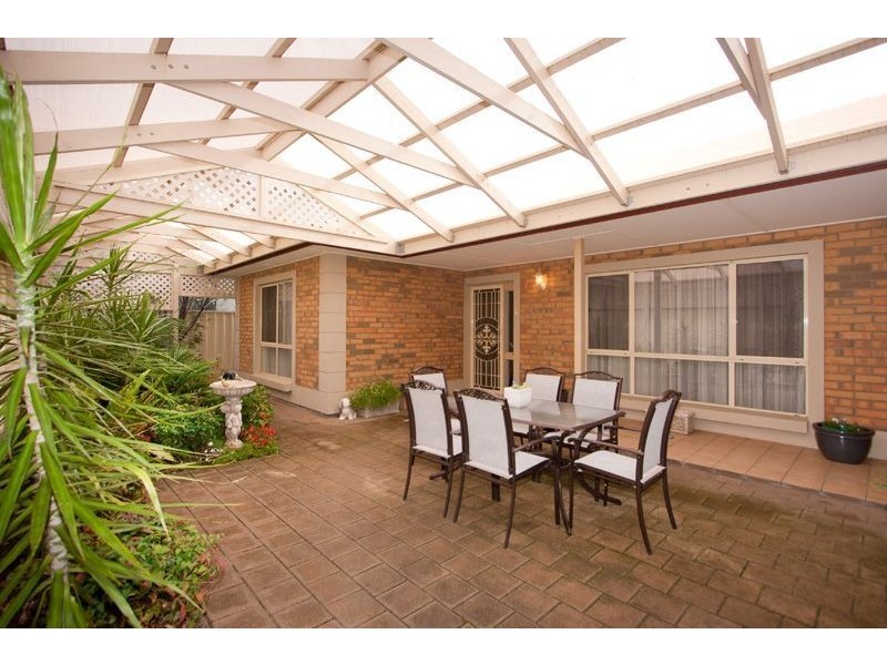 8 Rothesay Avenue, Glenelg North SA 5045