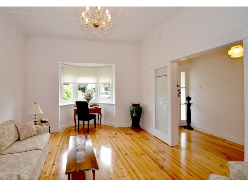 7 Almond Grove, Glandore SA 5037