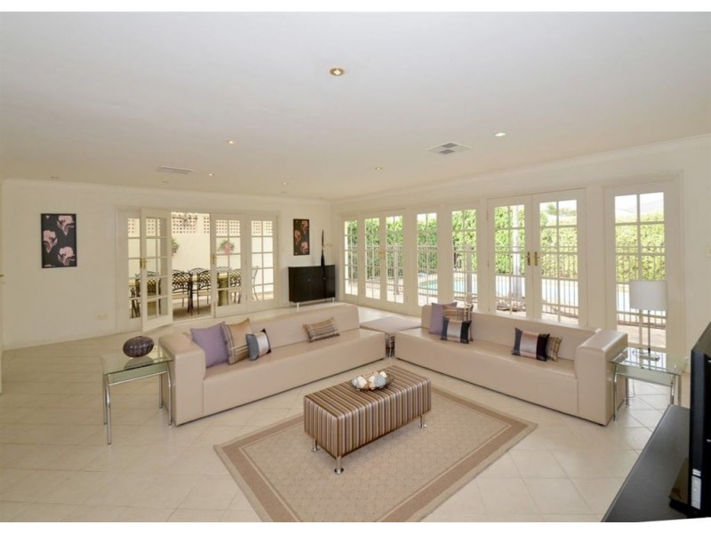 5 Hoylake Crescent, West Lakes SA 5021