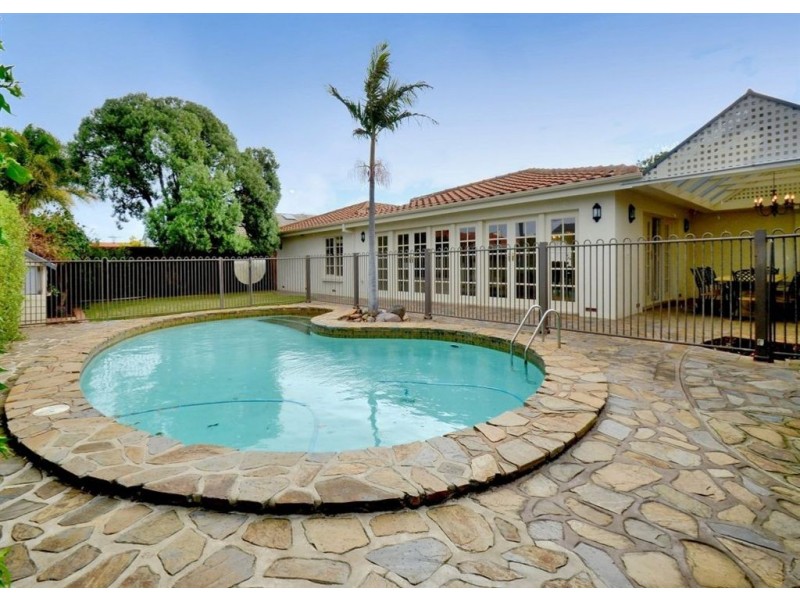 5 Hoylake Crescent, West Lakes SA 5021