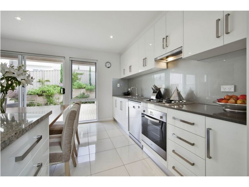 1/125 Military Road, Henley Beach South SA 5022