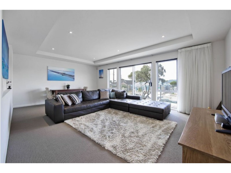 1/125 Military Road, Henley Beach South SA 5022