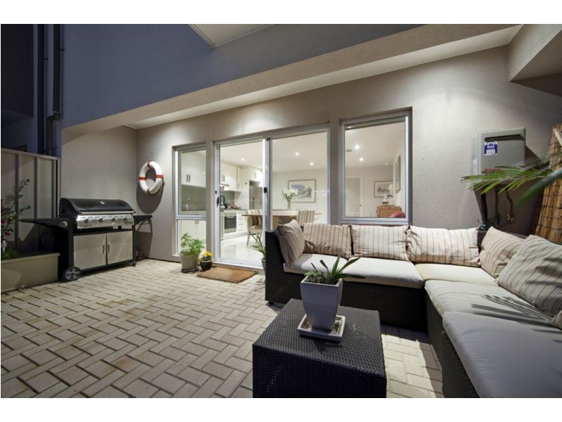 1/125 Military Road, Henley Beach South SA 5022