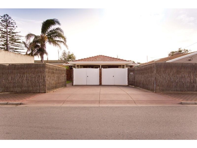 2/25 Boundary Road, Glenelg South SA 5045