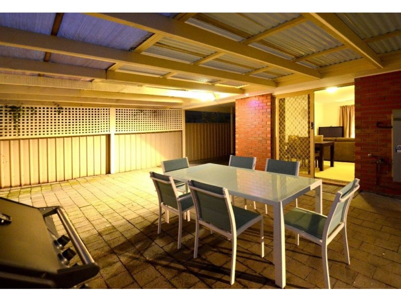 2 Walker Avenue, Clovelly Park SA 5042