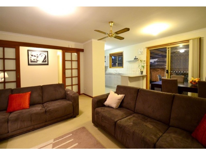 2 Walker Avenue, Clovelly Park SA 5042