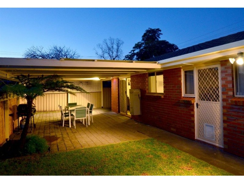 2 Walker Avenue, Clovelly Park SA 5042