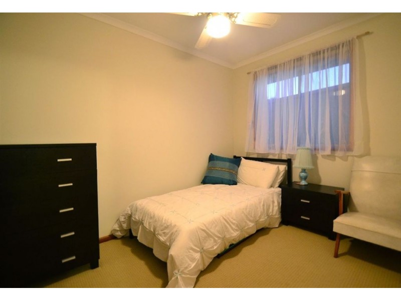 2 Walker Avenue, Clovelly Park SA 5042