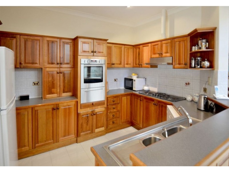 1/1 Lymington Street, Glenelg SA 5045