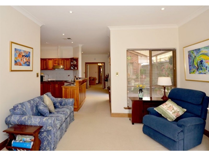 1/1 Lymington Street, Glenelg SA 5045