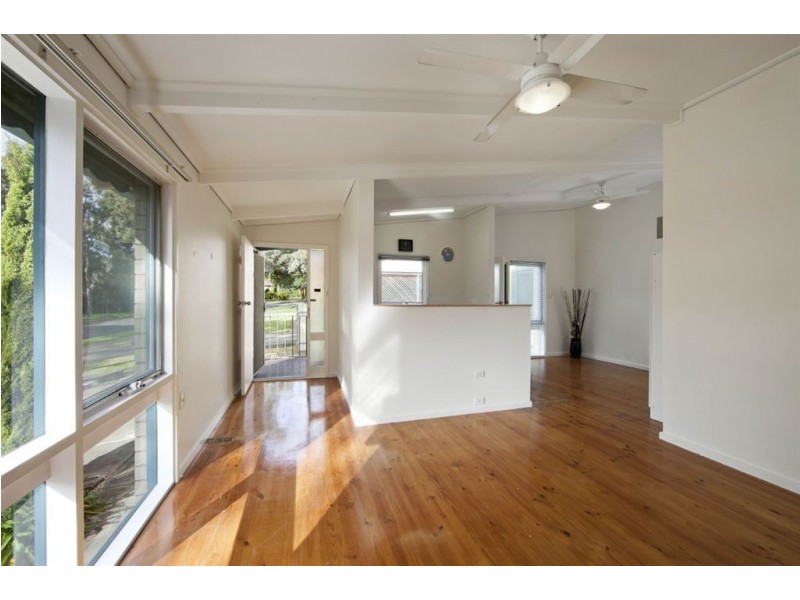 32 Dukas Drive, Ingle Farm SA 5098