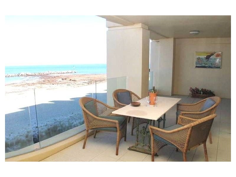 1/9 Holdfast Promenade, Glenelg SA 5045