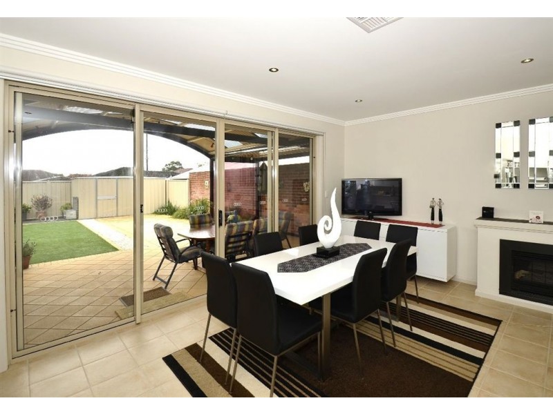 9 Tiparra Avenue, Park Holme SA 5043