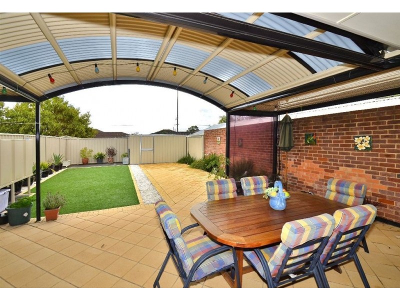 9 Tiparra Avenue, Park Holme SA 5043