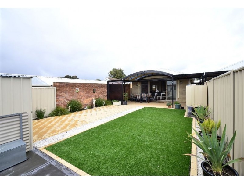 9 Tiparra Avenue, Park Holme SA 5043