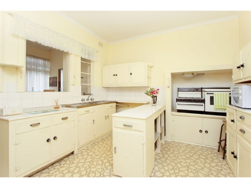 18 Golflands Tce, Glenelg North SA 5045