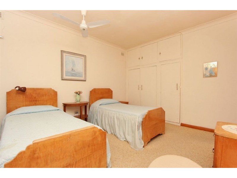 18 Golflands Tce, Glenelg North SA 5045