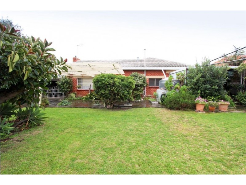 18 Golflands Tce, Glenelg North SA 5045