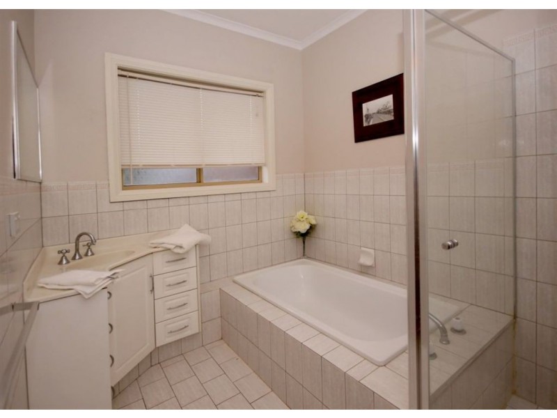 68 Seaview Drive, Happy Valley SA 5159