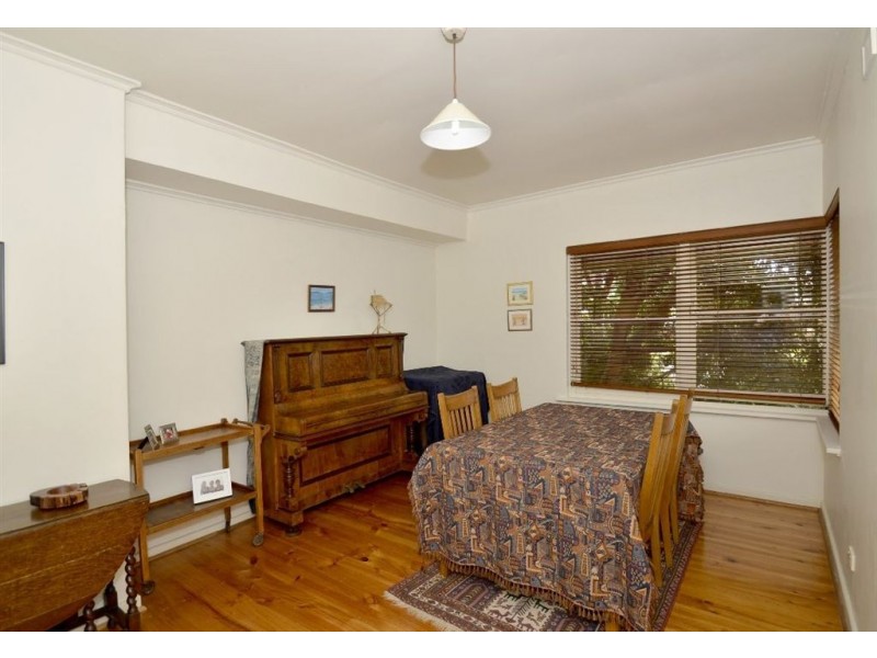 2 Stroma Road, Marion SA 5043