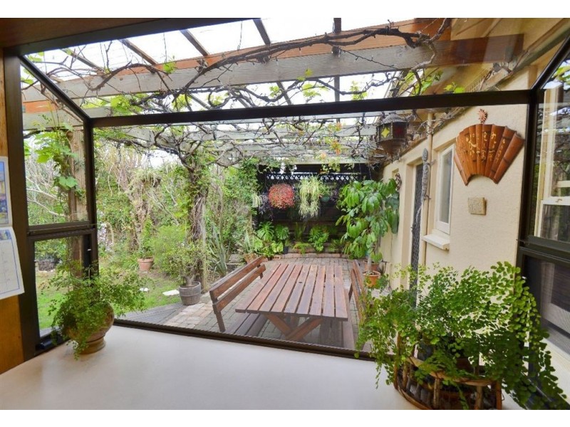 2 Stroma Road, Marion SA 5043