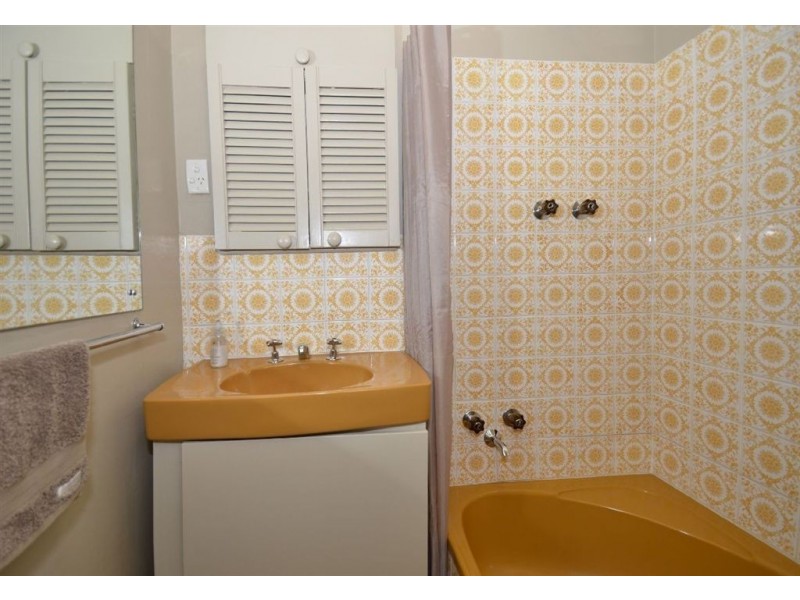 2 Stroma Road, Marion SA 5043