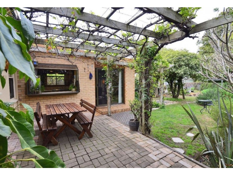 2 Stroma Road, Marion SA 5043