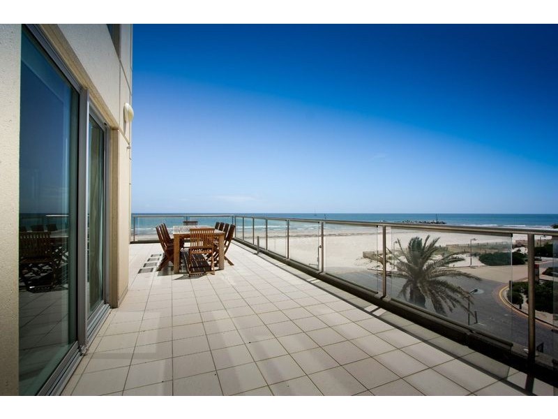 124/16 Holdfast promenade, Glenelg SA 5045