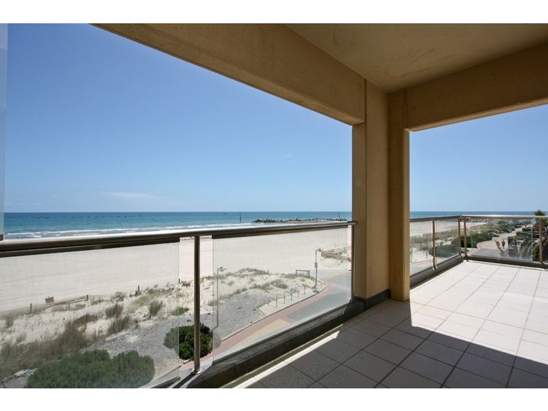 124/16 Holdfast promenade, Glenelg SA 5045