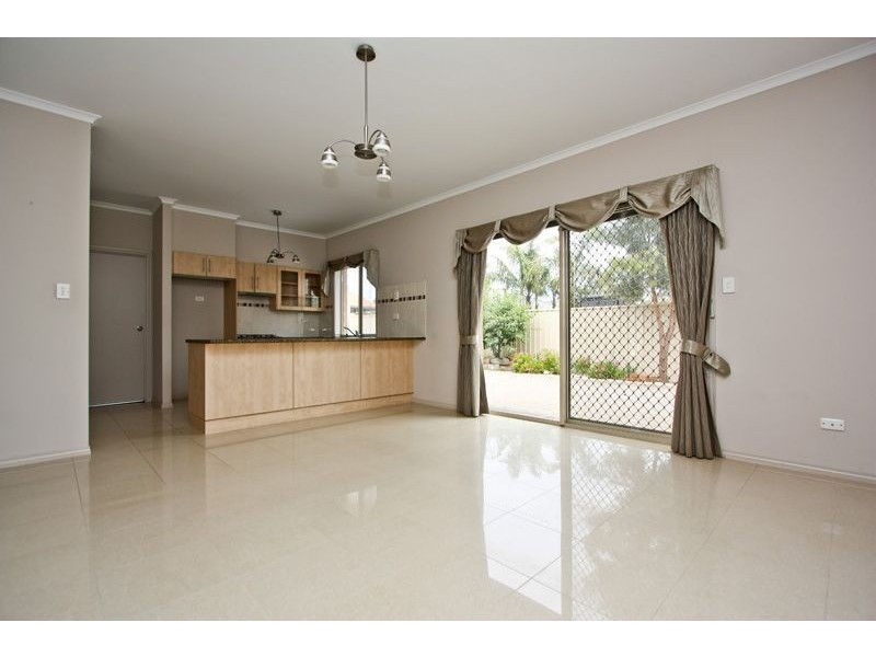 10 Glamis Avenue, Seacombe Gardens SA 5047