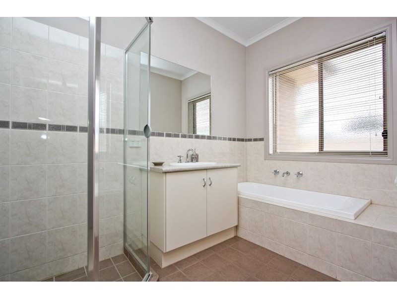 10 Glamis Avenue, Seacombe Gardens SA 5047