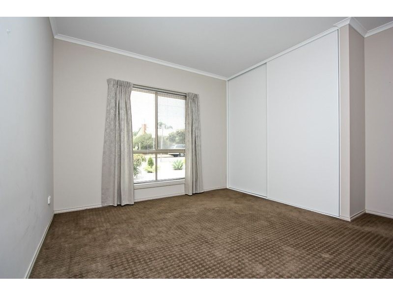 10 Glamis Avenue, Seacombe Gardens SA 5047