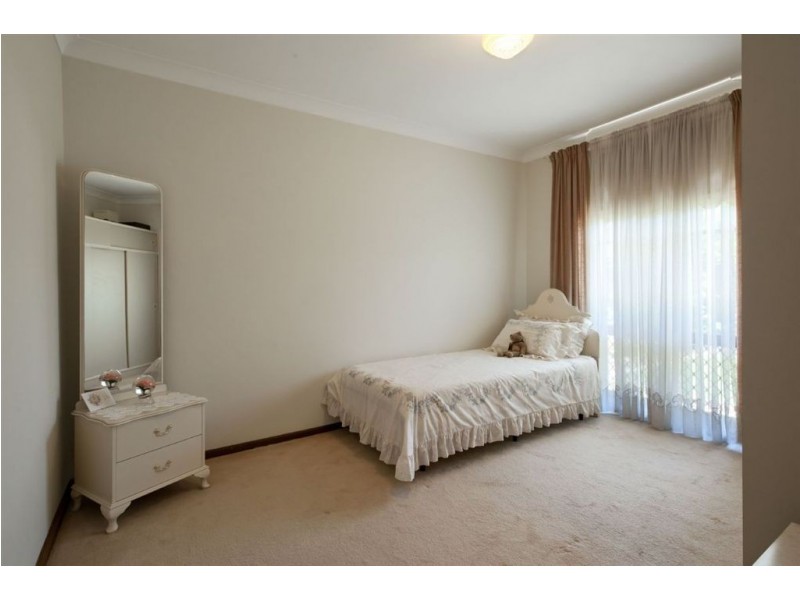 25 Newcombe Avenue, West Lakes Shore SA 5020