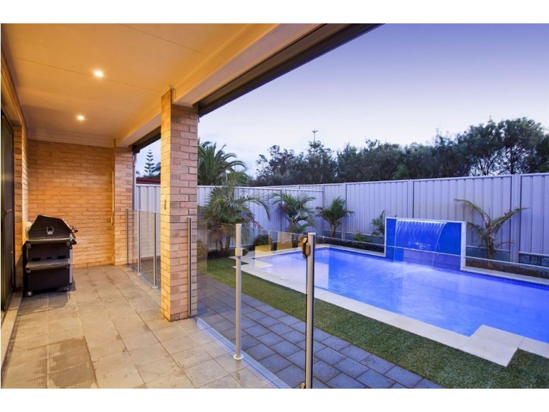 25 Sunlake Place, Tennyson SA 5022