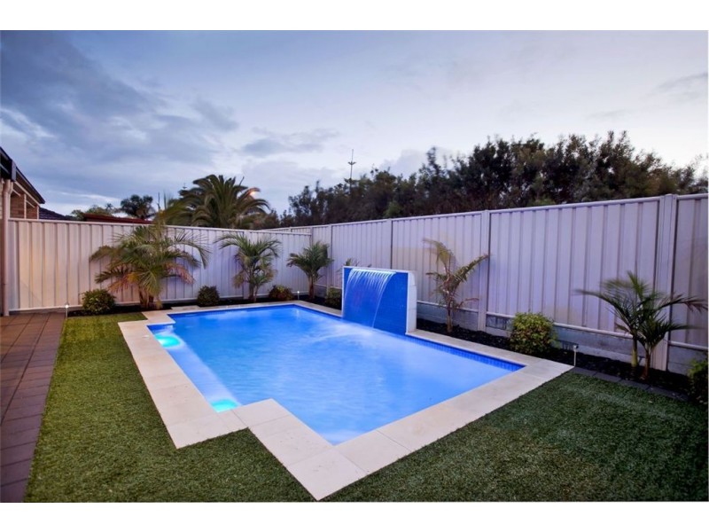 25 Sunlake Place, Tennyson SA 5022