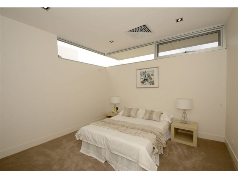 4.2 North Esplanade, Glenelg North SA 5045