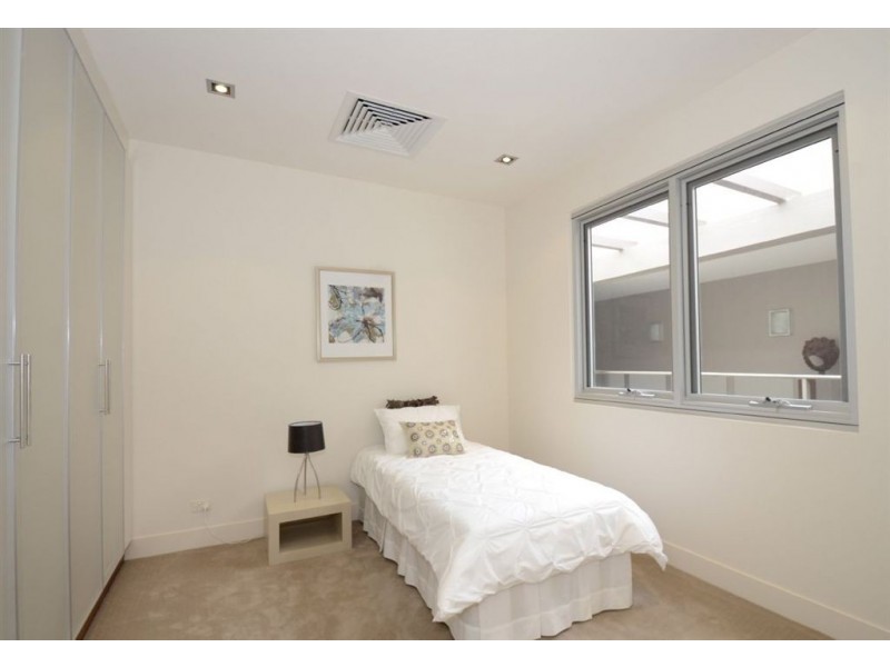 4.2 North Esplanade, Glenelg North SA 5045