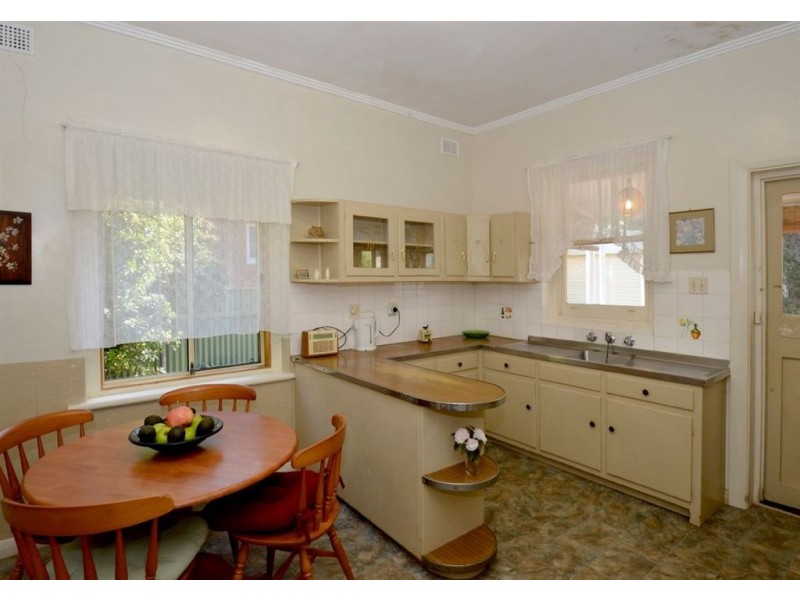 14 Shirley Avenue, Woodville West SA 5011