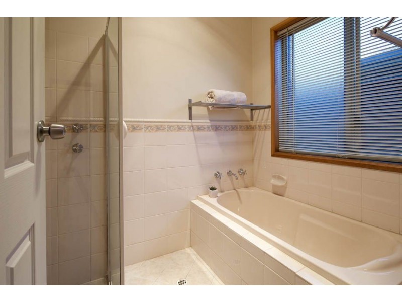 12A Bolingbroke Avenue, Fulham Gardens SA 5024