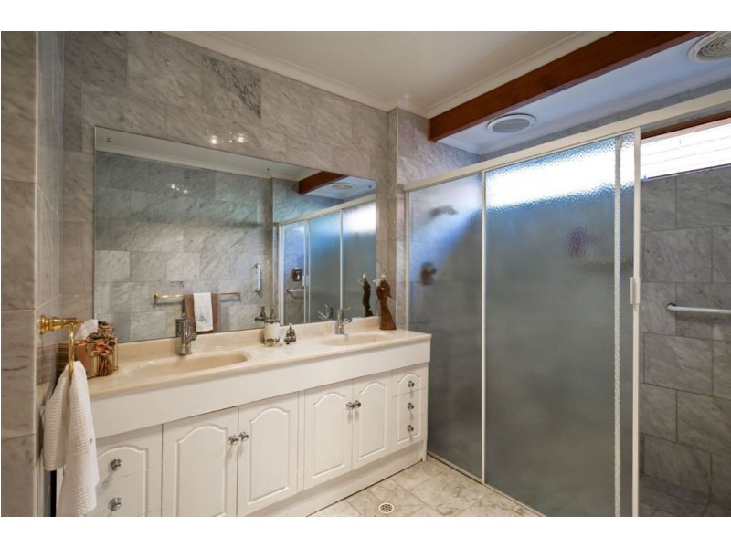11 Elmwood Avenue, Fulham Gardens SA 5024