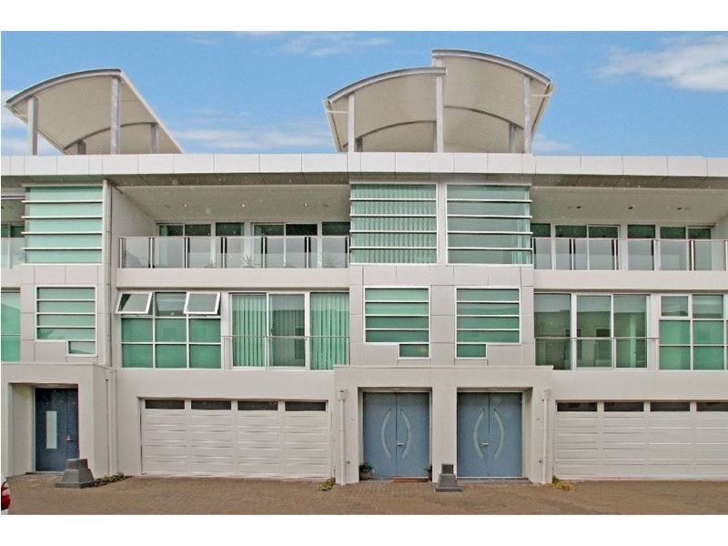 18/12-14 Adelphi Terrace, Glenelg North SA 5045