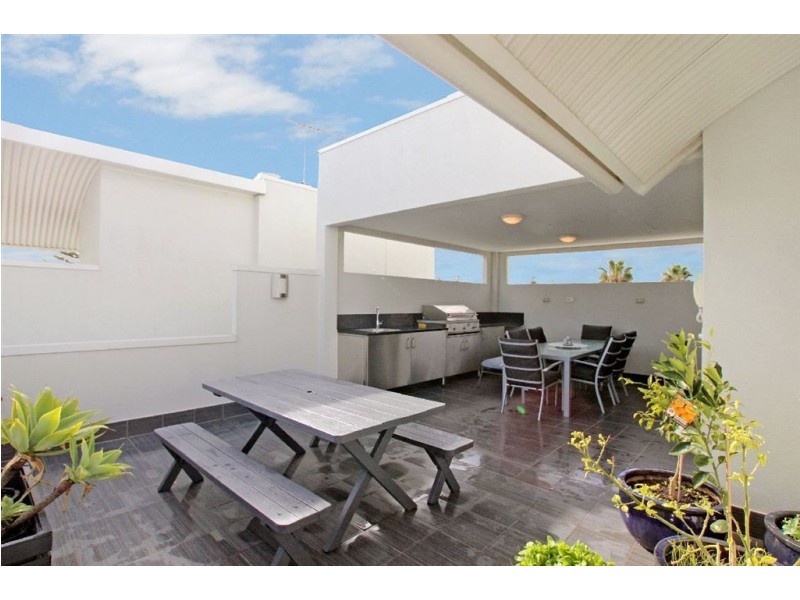 18/12-14 Adelphi Terrace, Glenelg North SA 5045