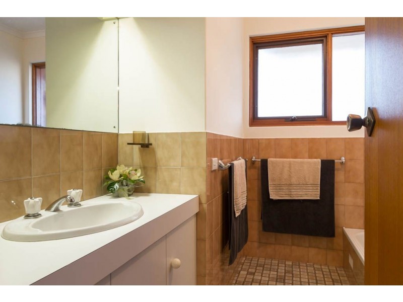 25 Anthea Court, West Lakes SA 5021